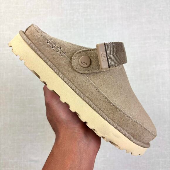 UGG Shoes - ⏳ 2024 UGG Goldenstar Clog “Sand” 6W